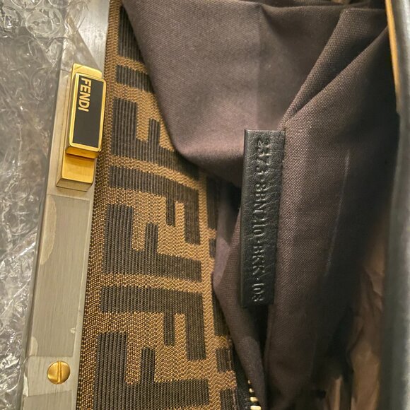 Fendi Goatskin Peekaboo (ISeeU) Satchel - Black - Picture 14 of 16